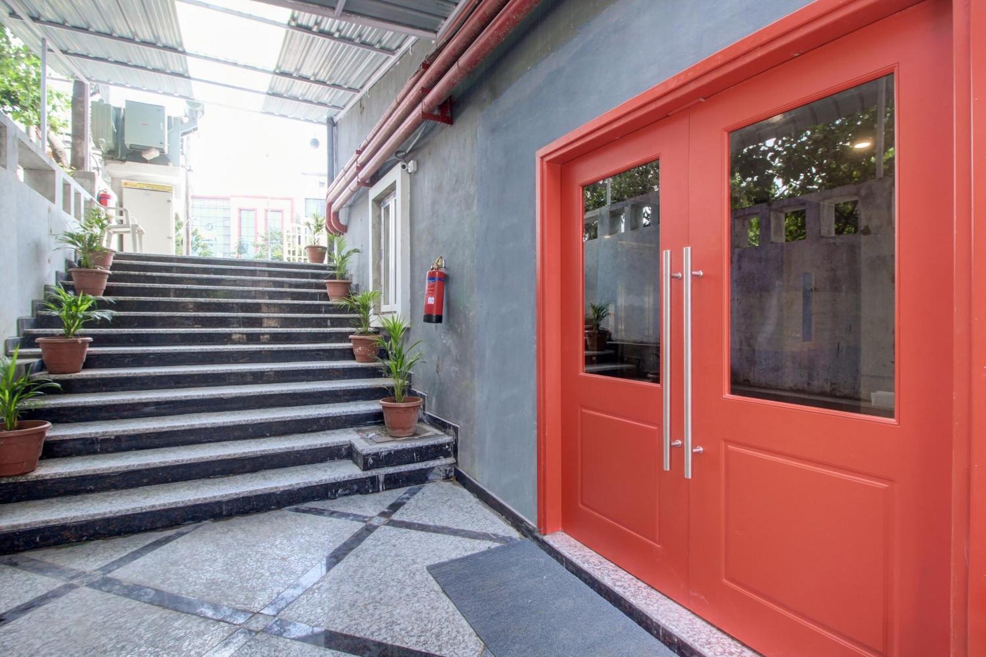 Super Townhouse Rcc Majestic 397 Lb Nagar Ξενοδοχείο Χιντεραμπάντ Εξωτερικό φωτογραφία