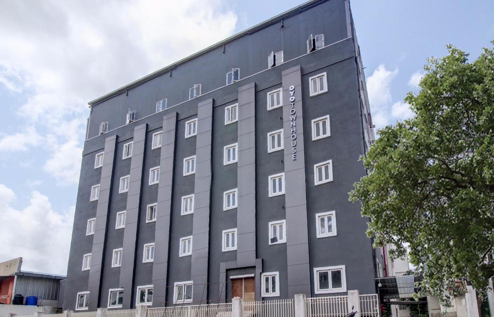 Super Townhouse Rcc Majestic 397 Lb Nagar Ξενοδοχείο Χιντεραμπάντ Εξωτερικό φωτογραφία