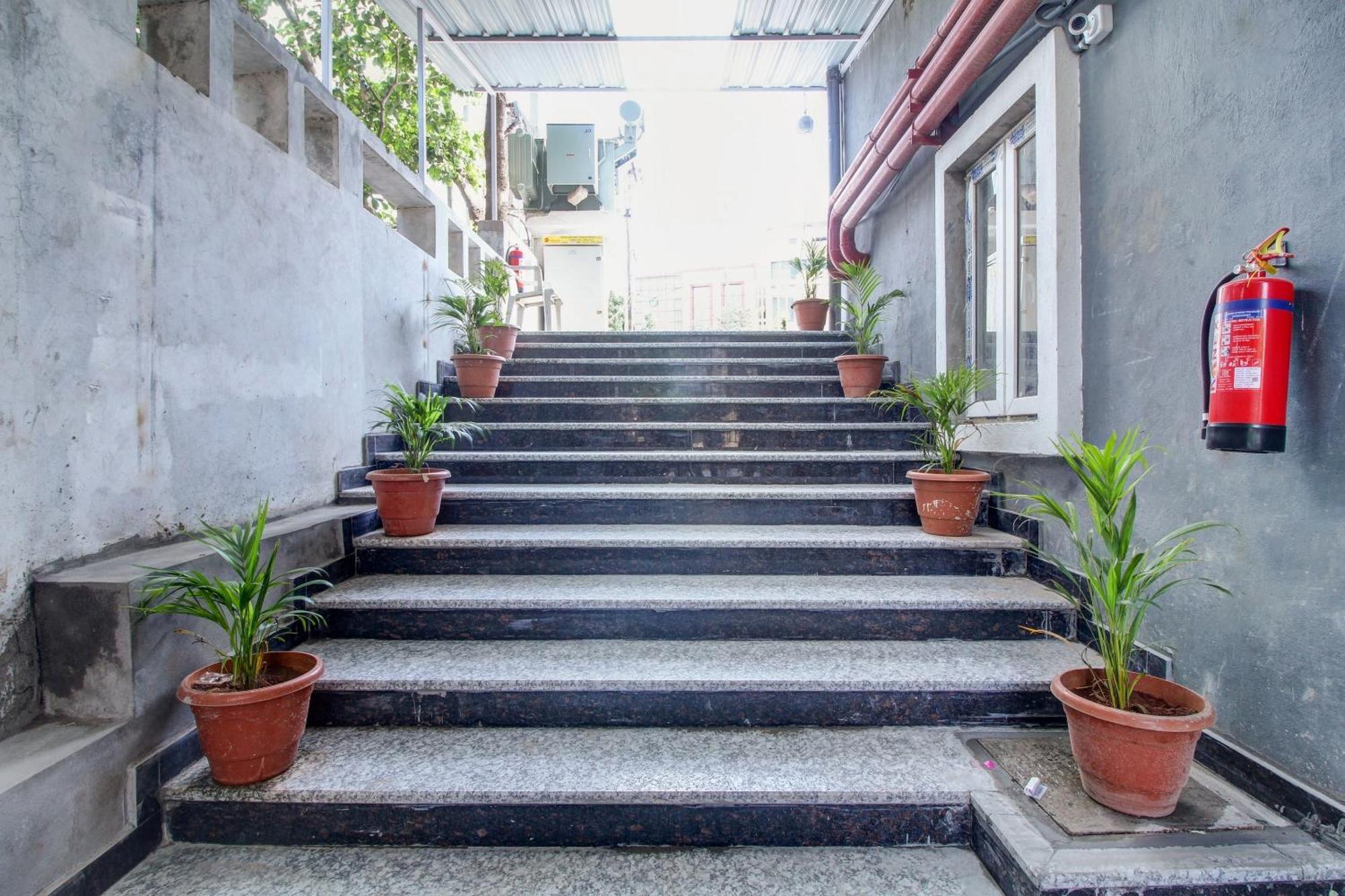 Super Townhouse Rcc Majestic 397 Lb Nagar Ξενοδοχείο Χιντεραμπάντ Εξωτερικό φωτογραφία