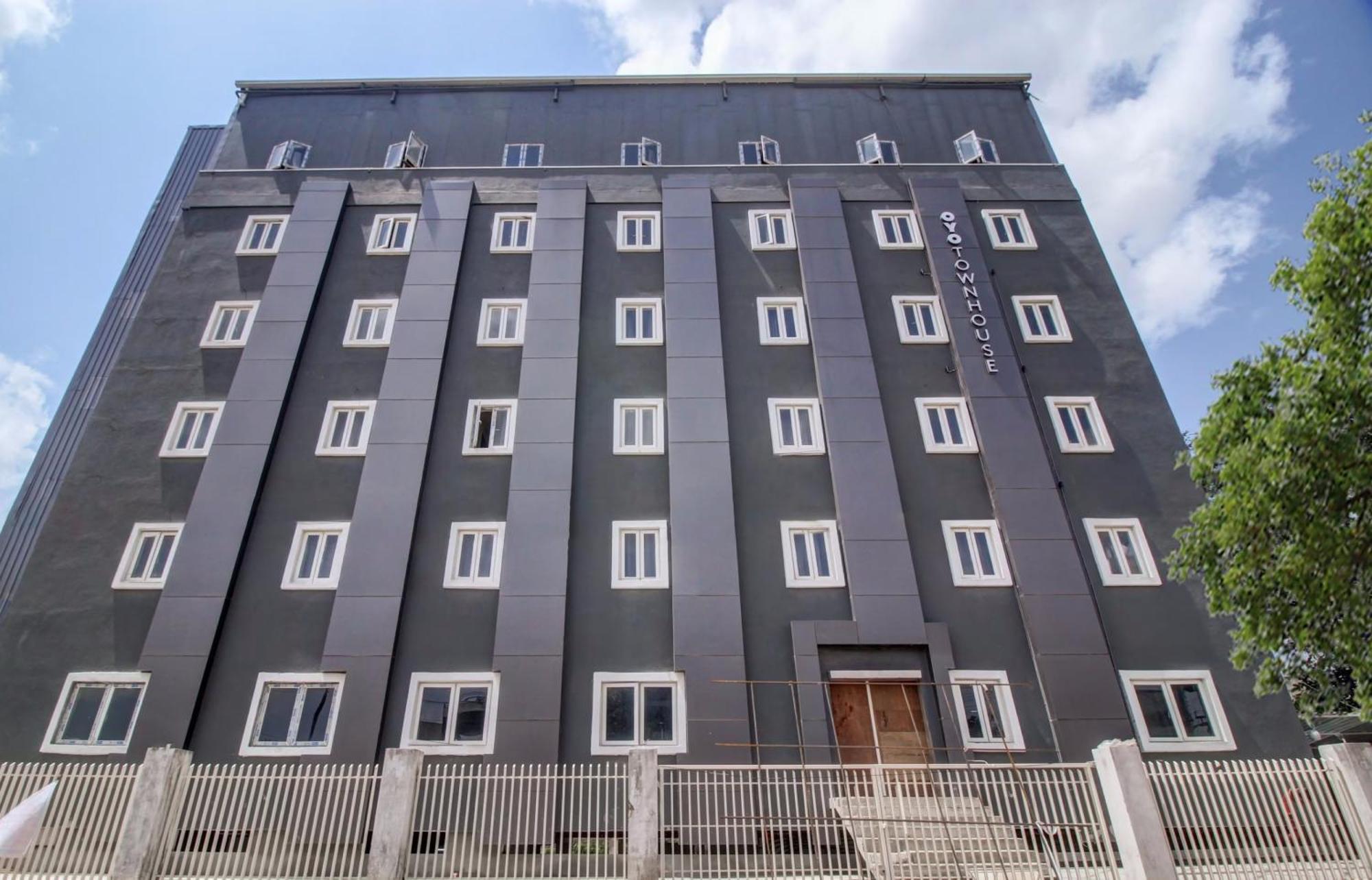 Super Townhouse Rcc Majestic 397 Lb Nagar Ξενοδοχείο Χιντεραμπάντ Εξωτερικό φωτογραφία