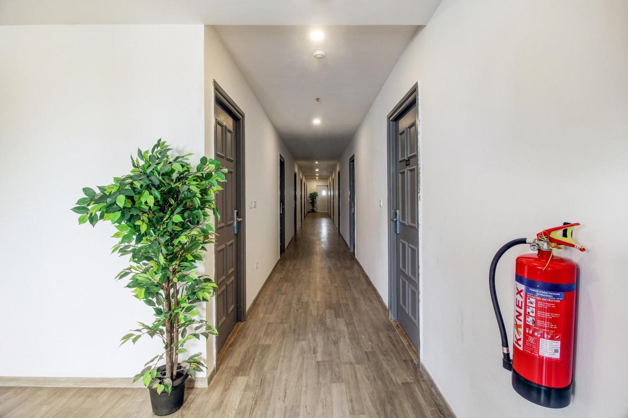 Super Townhouse Rcc Majestic 397 Lb Nagar Ξενοδοχείο Χιντεραμπάντ Εξωτερικό φωτογραφία
